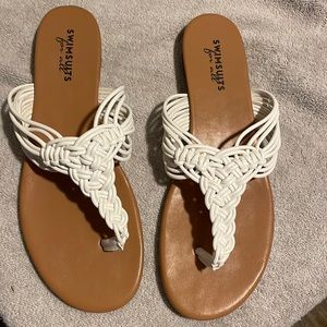 White Hot Summer Macrame Sandals w/ Tan Bottoms & Brown 1” Heel, Sz 10M